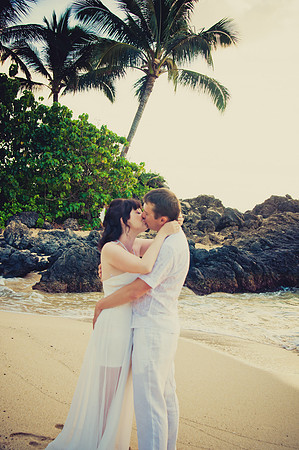 Maui Photographers with Honeymoon Couple