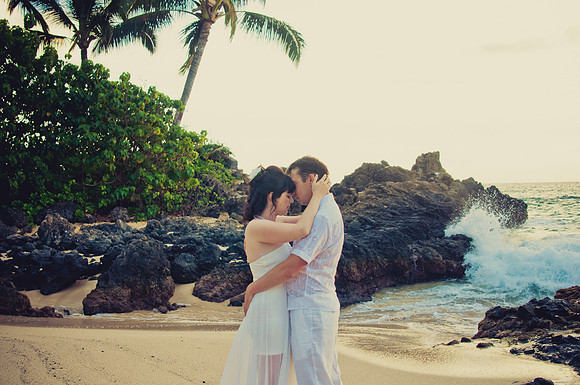 Maui Photographers with Honeymoon Couple