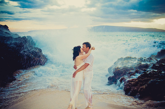 Maui Photographers with Honeymoon Couple