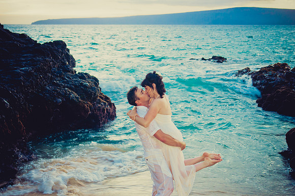 Maui Photographers with Honeymoon Couple